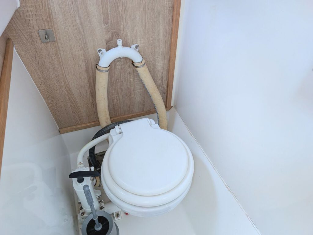 Viko S26 - Bad, Seetoilette